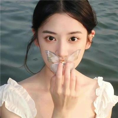 血腥十字架海报